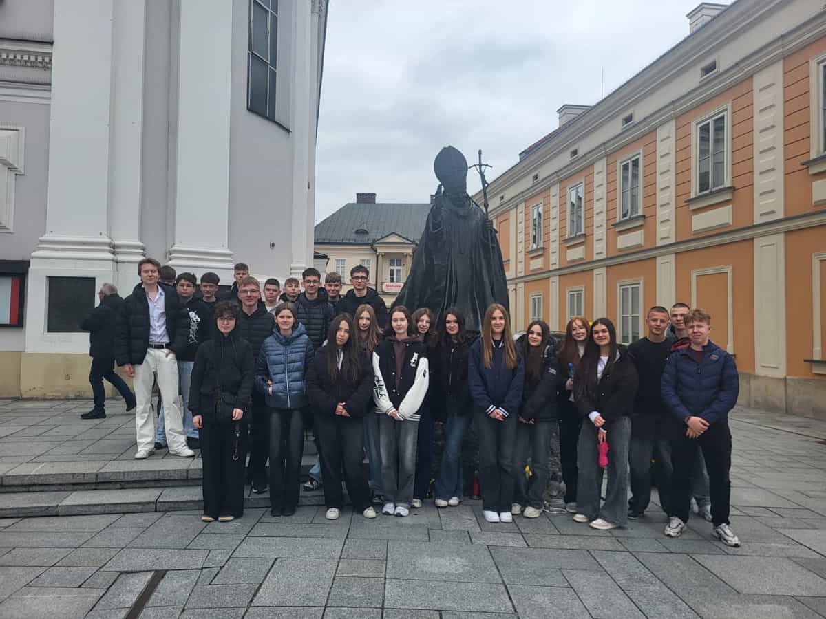 Wycieczka klasy 8c do Oświęcimia i Wadowic